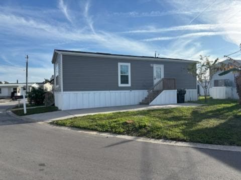 Manufactured home in St. Petersburg, FL 33714