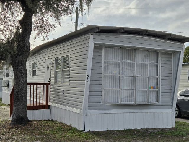 Manufactured home in Tampa, FL 33610