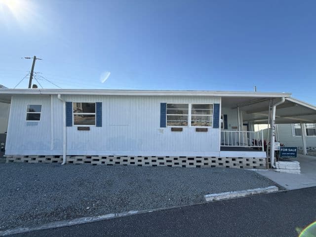 Manufactured home in South Pasadena, FL 33707