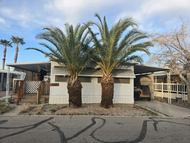Manufactured home in Las Vegas, NV 89104