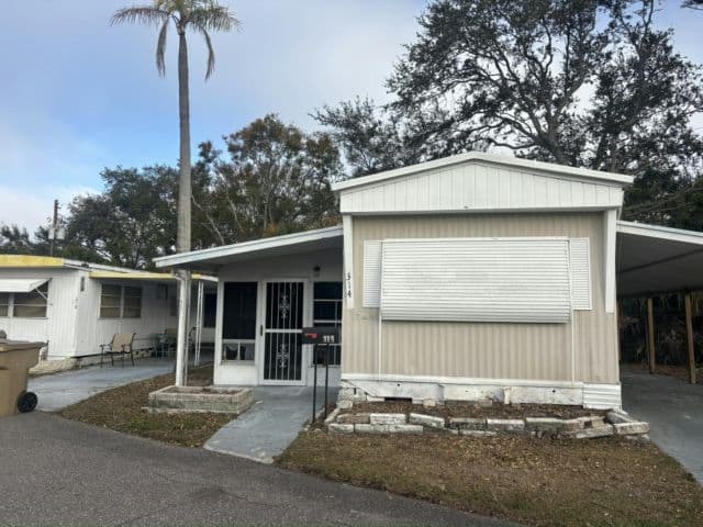 Manufactured home in Clearwater, FL 33764