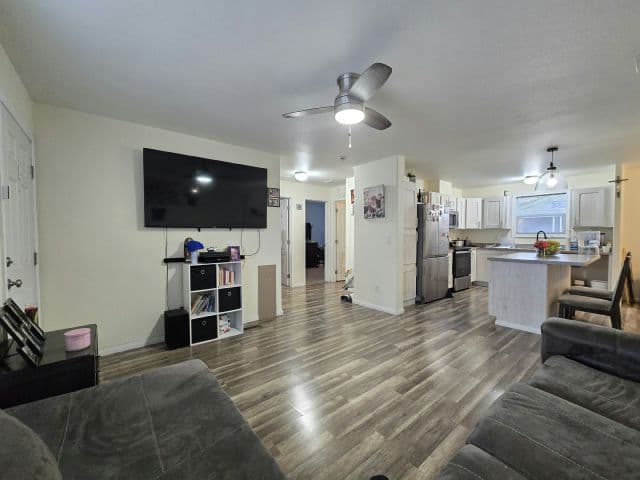 Manufactured home in Las Vegas, NV 89142