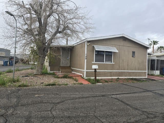 Manufactured home in Las Vegas, NV 89104