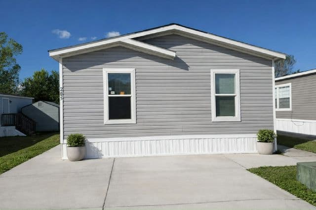 Manufactured home in Apopka, FL 32712