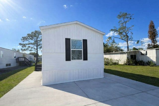 Manufactured home in Apopka, FL 32712