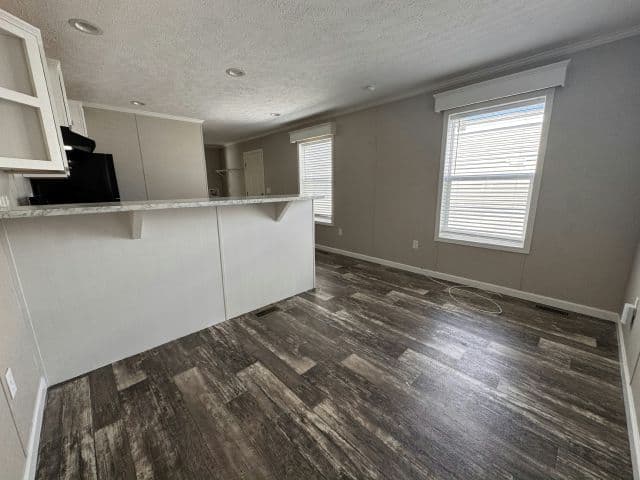 Manufactured home in Hazlet, NJ 07734