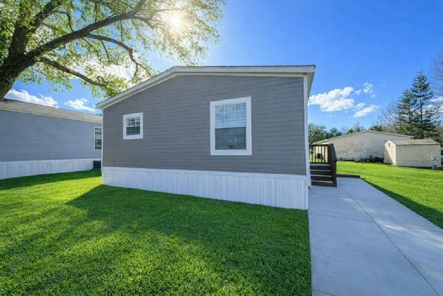 Manufactured home in Apopka, FL 32712
