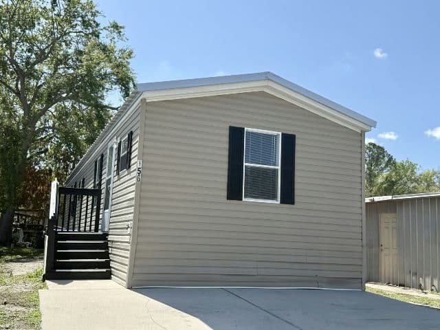 Manufactured home in Gibsonton, FL 33534