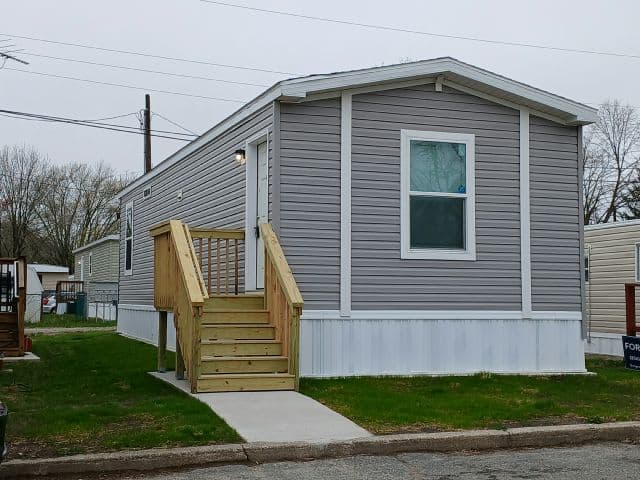 Manufactured home in Bridgeton, NJ 08302