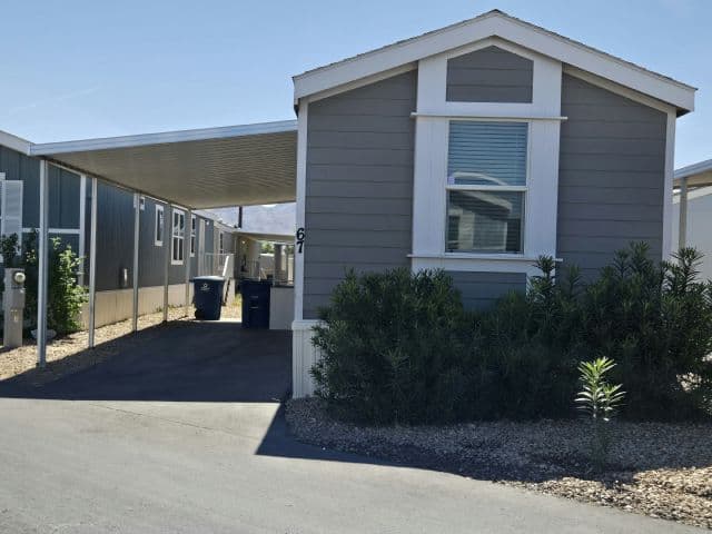 Manufactured home in Las Vegas, NV 89115