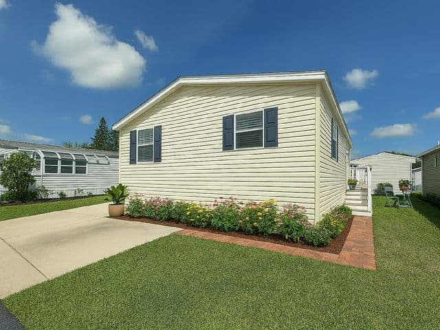 Manufactured home in Orlando, FL 32826