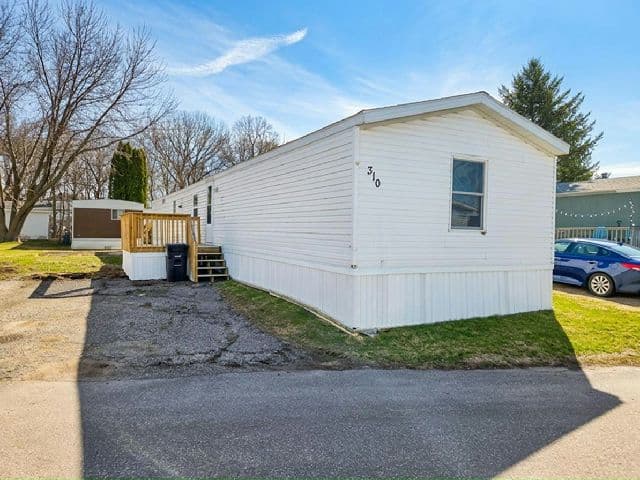 Manufactured home in Mankato, MN 56001