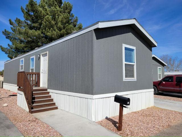 Manufactured home in Las Vegas, NV 89110