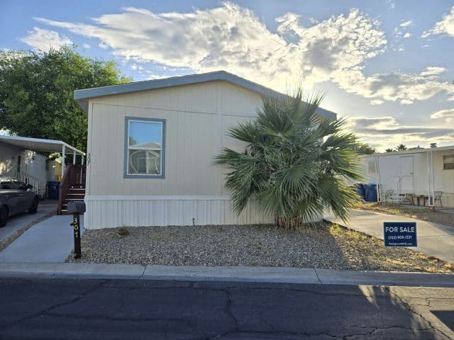 Manufactured home in Las Vegas, NV 89104