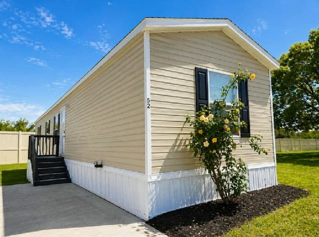Manufactured home in Lakeland, FL 33809