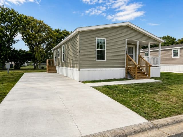 Manufactured home in Ocala, FL 34470