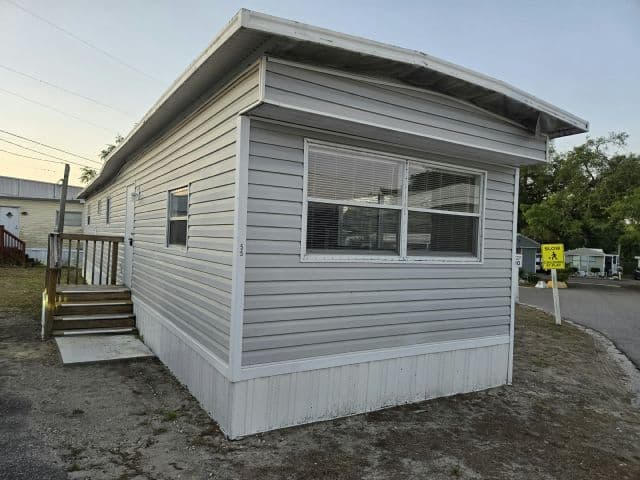 Manufactured home in Tampa, FL 33610