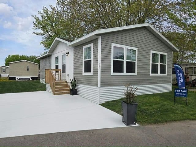 Manufactured home in Mankato, MN 56001