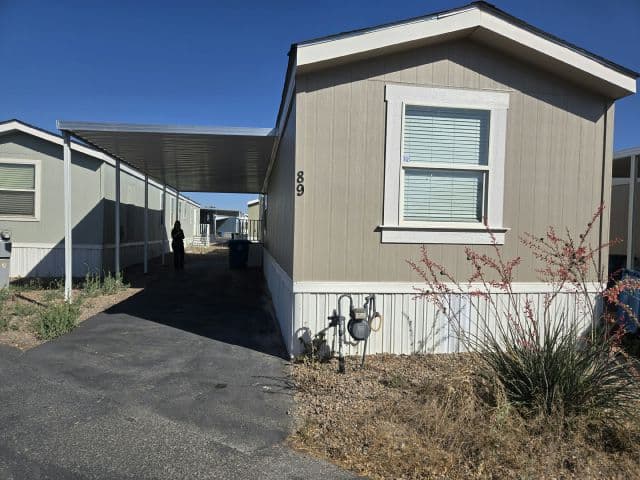 Manufactured home in Las Vegas, NV 89115