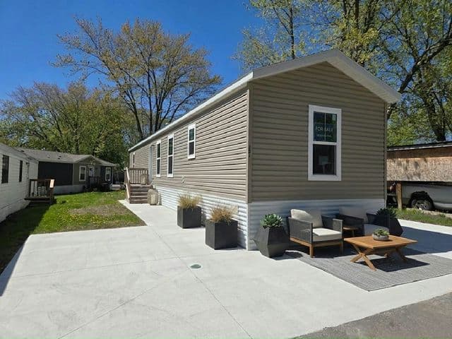 Manufactured home in Mankato, MN 56001