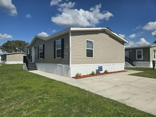 Manufactured home in Lakeland, FL 33810