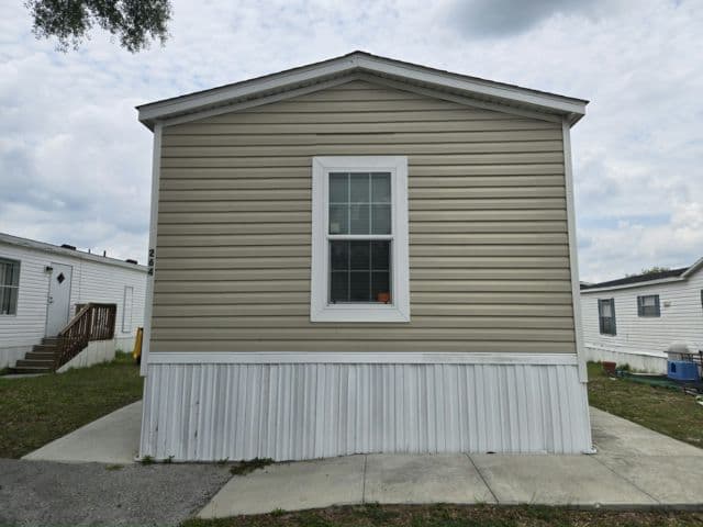Manufactured home in Lakeland, FL 33801