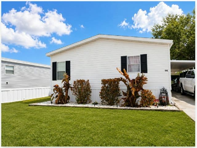 Manufactured home in Lakeland, FL 33809