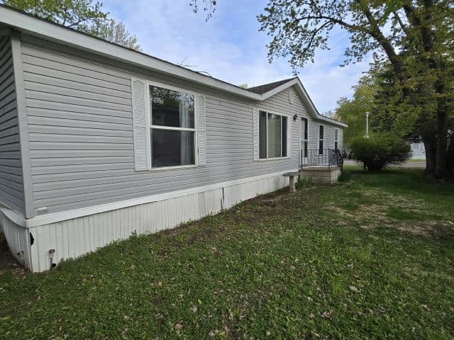 Manufactured home in Blaine, MN 55434
