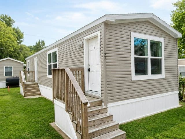 Manufactured home in Pennsville, NJ 08070