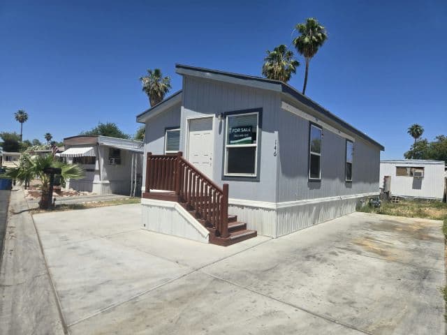 Manufactured home in Las Vegas, NV 89104