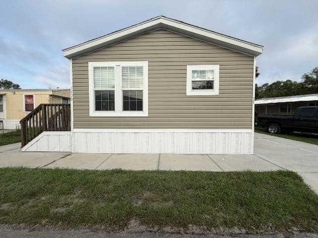 Manufactured home in Orlando, FL 32828
