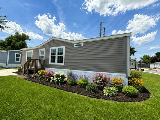 Manufactured home in Orlando, FL 32826