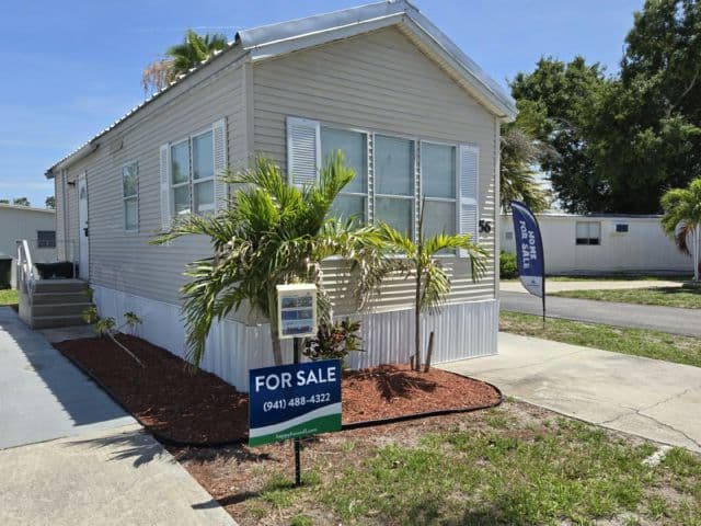 Manufactured home in Osprey, FL 34229