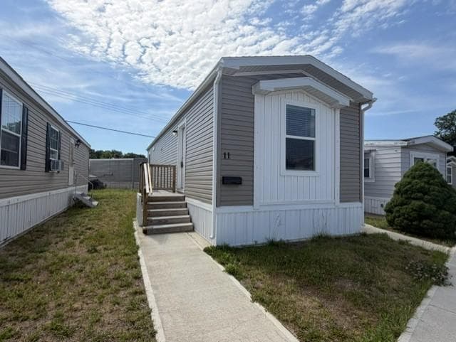 Manufactured home in Hazlet, NJ 07734