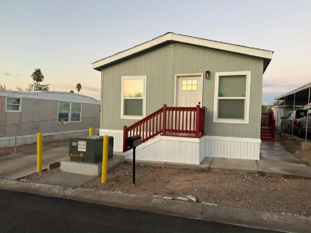 Manufactured home in Las Vegas, NV 89121