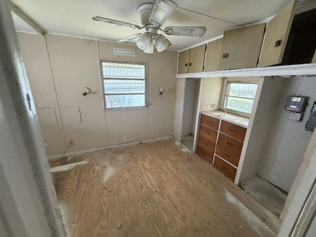 Manufactured home in Largo, FL 33773