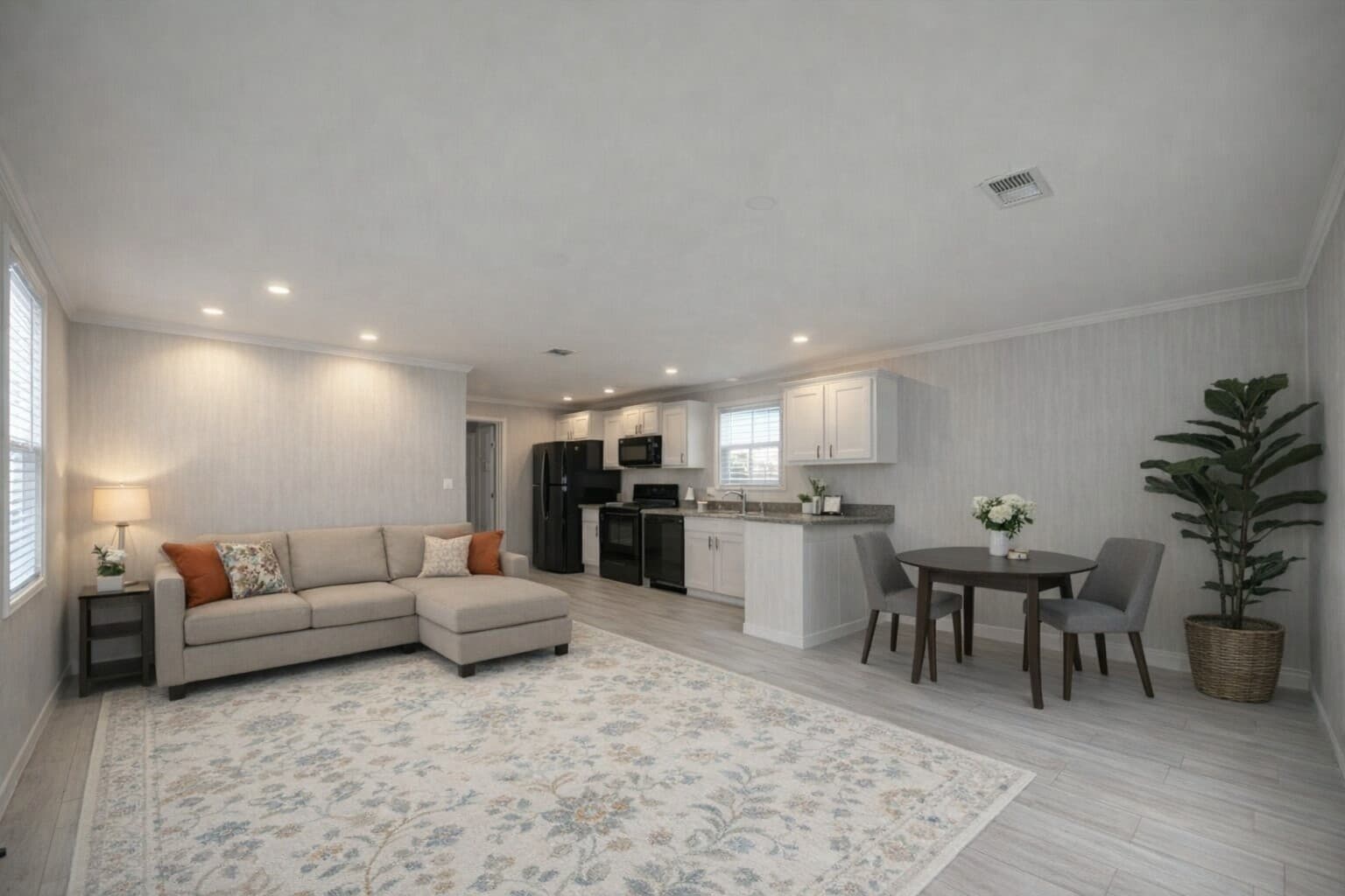 Manufactured home in St. Petersburg, FL 33709