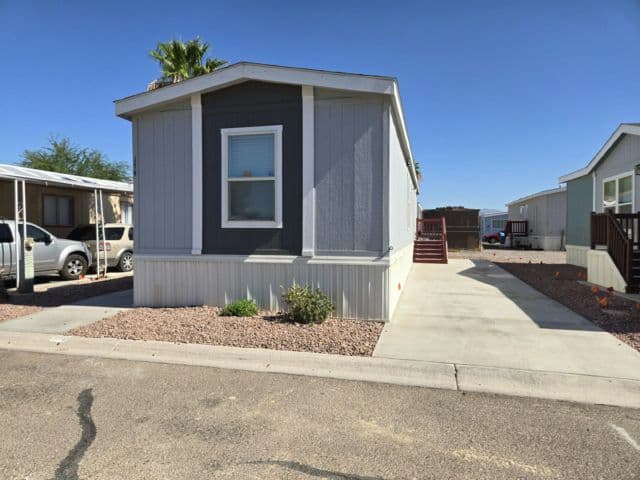 Manufactured home in Las Vegas, NV 89115