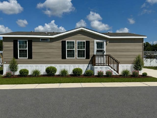 Manufactured home in Orlando, FL 32826