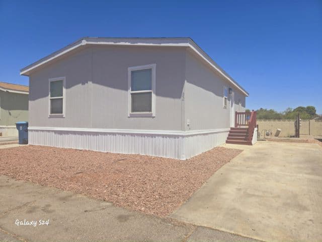 Manufactured home in Las Vegas, NV 89110