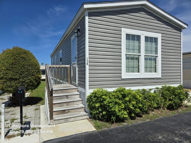 Manufactured home in Pembroke Park, FL 33009