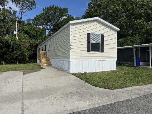 Manufactured home in Orlando, FL 32826