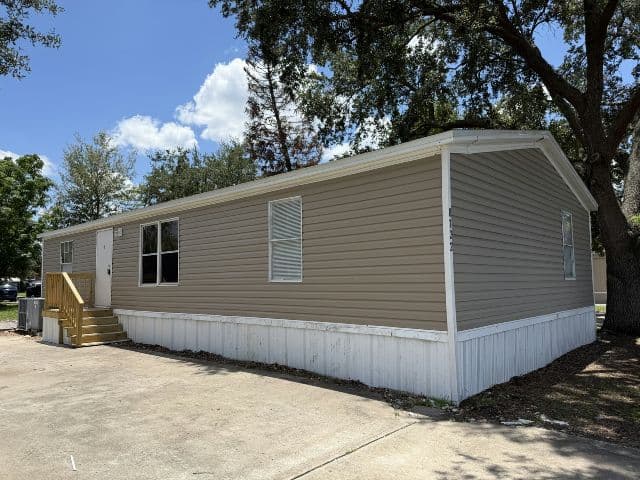 Manufactured home in Orlando, FL 32817