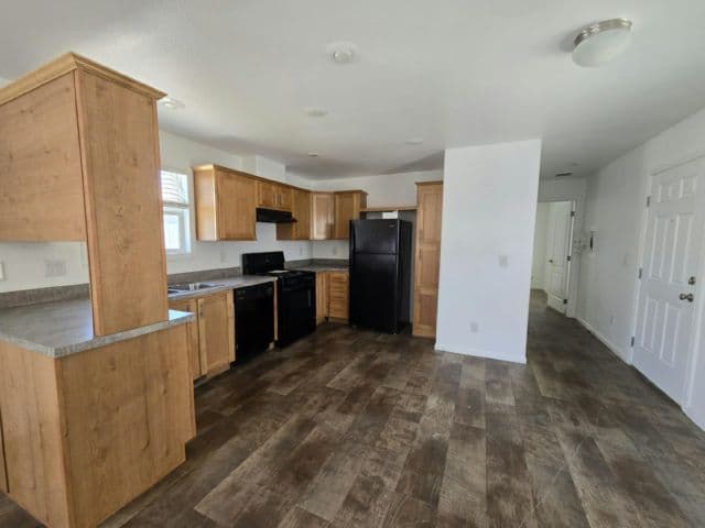 Manufactured home in Las Vegas, NV 89121