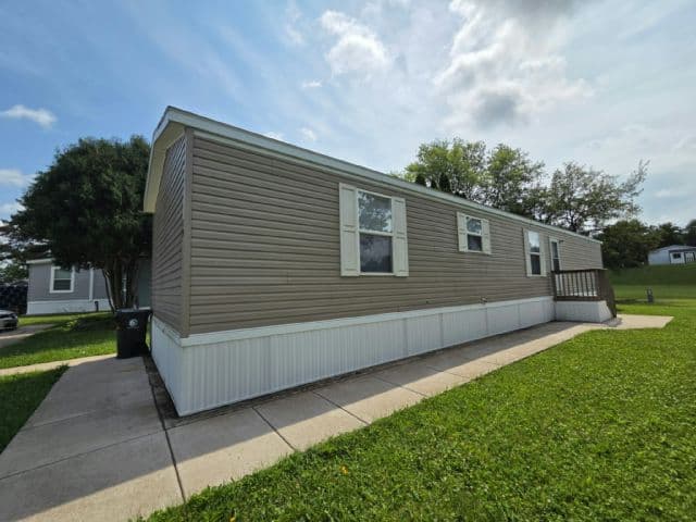 Manufactured home in Madison, WI 53713