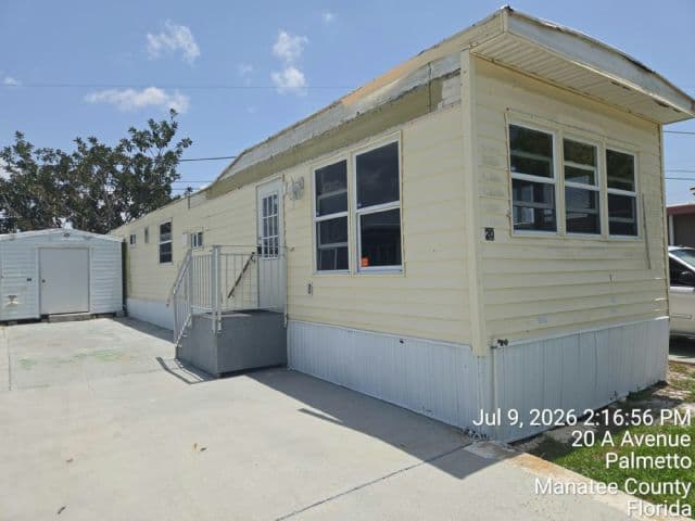 Manufactured home in Palmetto, FL 34221