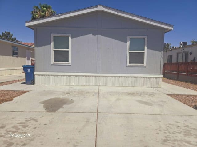 Manufactured home in Las Vegas, NV 89110