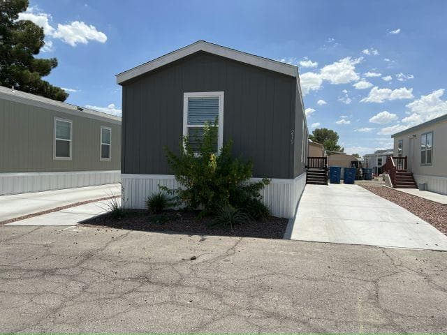 Manufactured home in Las Vegas, NV 89110
