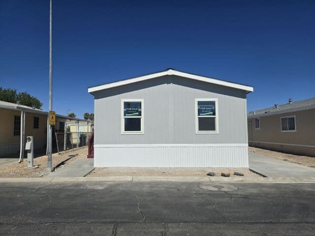 Manufactured home in Las Vegas, NV 89142