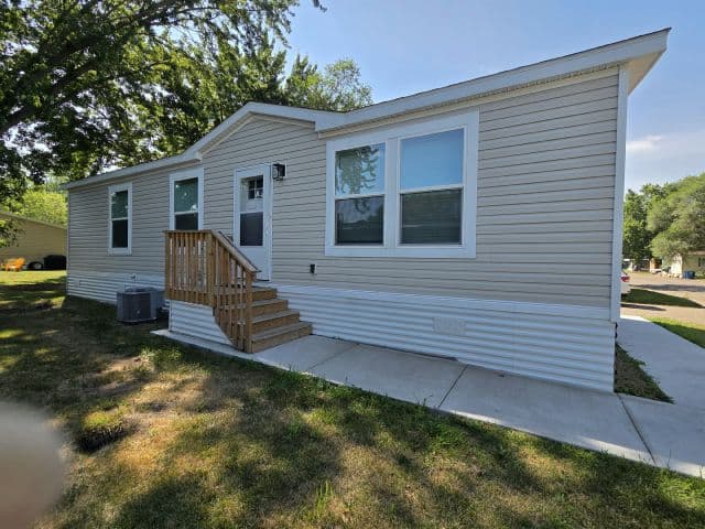 Manufactured home in Blaine, MN 55434